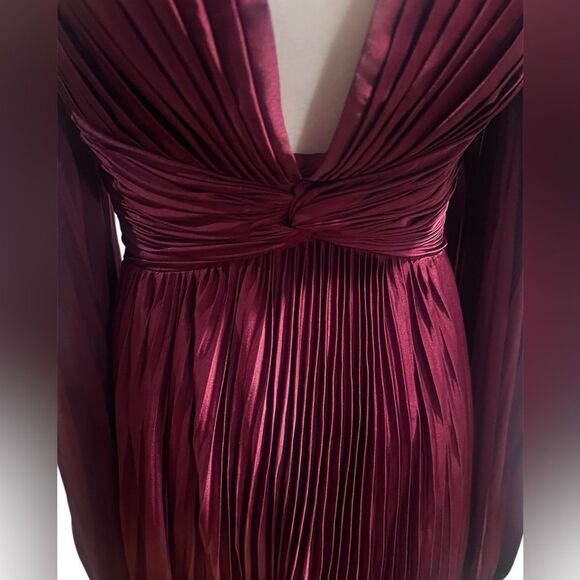 Mac Duggal Ieena for Mac Duggal Pleated Charmeuse Gown in burgundy size 6 - Picture 6 of 12